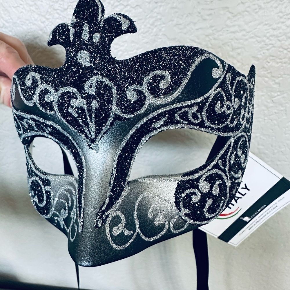Italian Black and Silver Glitter Halloween Gothic Masquerade Mask